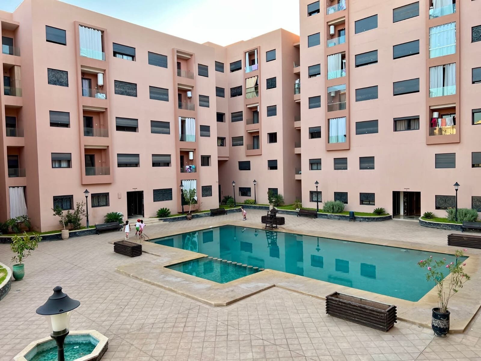 Appartement dans une résidence avec piscine à vendre